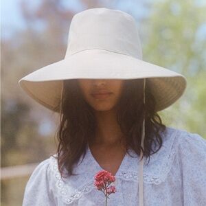 Lack of Color Holiday Bucket Hat beige canvas cream wide brim sun tie NWT M-L